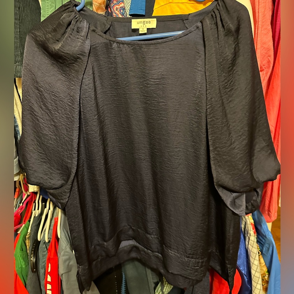 Umgee - sexy bubble sleeve blouse - NWOT - never worn